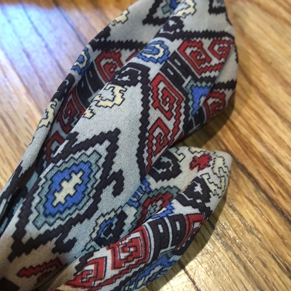 NWOT Urban outfitters headband with front tie - Picture 2 of 6